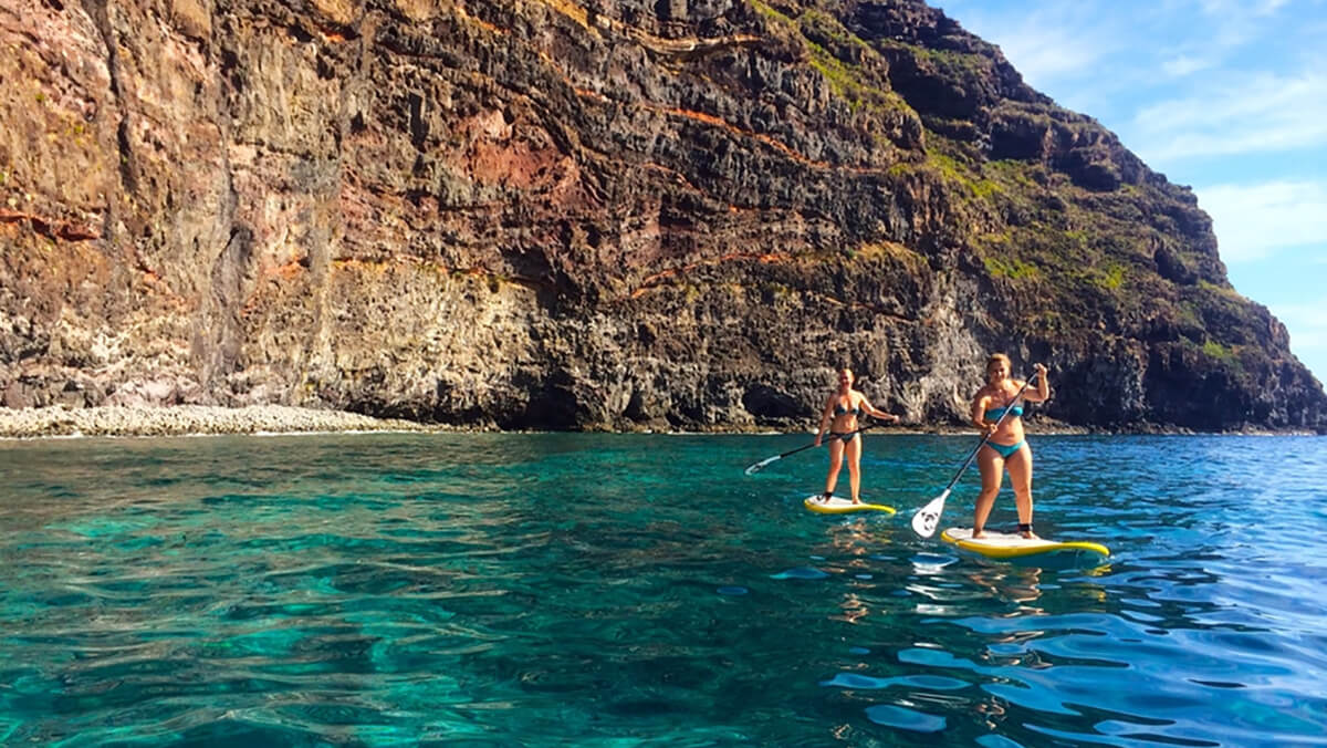 Stand up paddling in Madeira